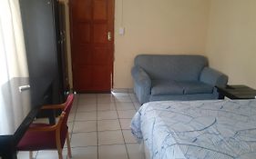 Hazelonz Bed &Breakfast